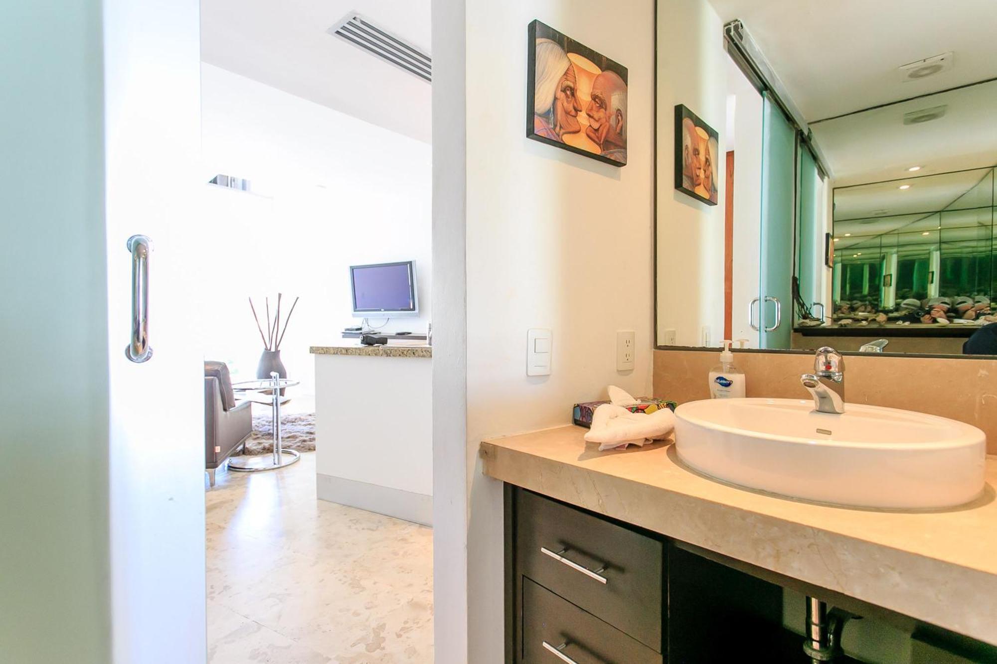 Spacious Magia Steps To The & 5th Ave Apartamento